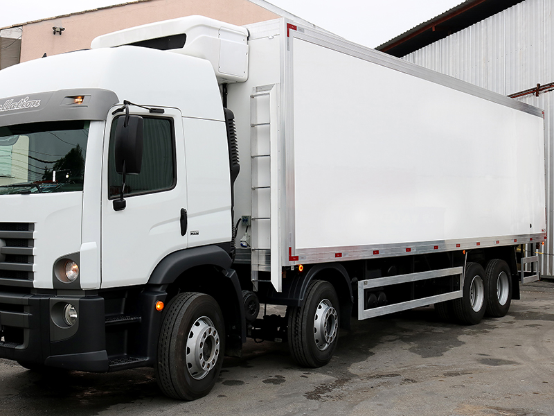 Caminhão Truck Refrigerado